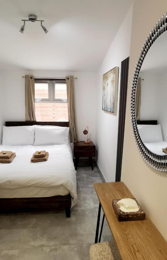 Luxury London Garden Home Sleep 7, 2 Mins To Metro Zewnętrze zdjęcie