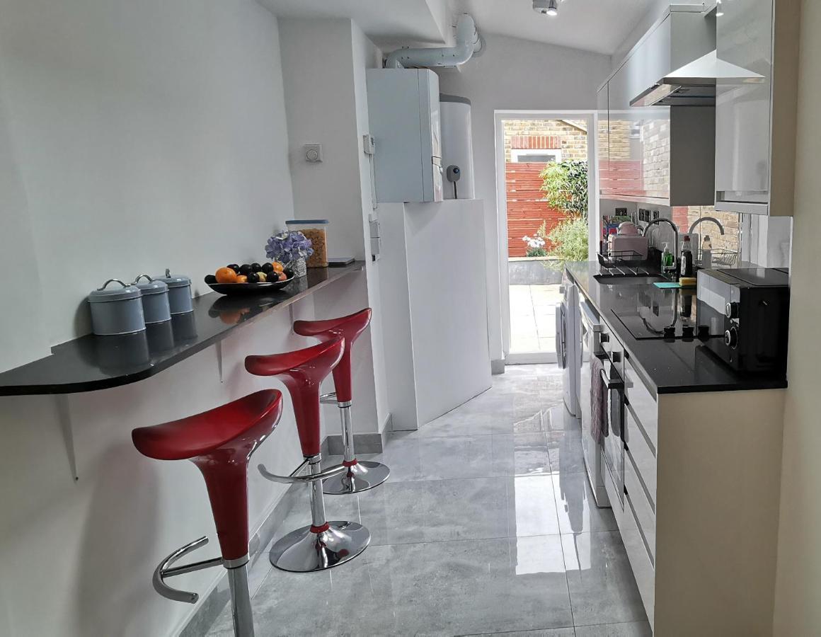 Luxury London Garden Home Sleep 7, 2 Mins To Metro Zewnętrze zdjęcie